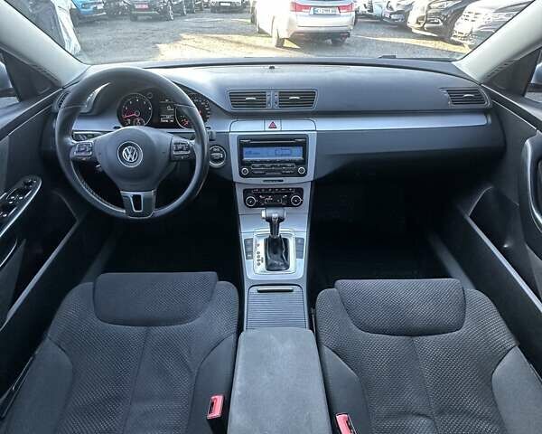 Серый Фольксваген Пассат, объемом двигателя 1.8 л и пробегом 216 тыс. км за 7400 $, фото 28 на Automoto.ua