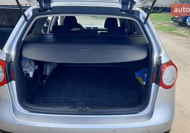 Серый Фольксваген Пассат, объемом двигателя 1.97 л и пробегом 208 тыс. км за 8200 $, фото 9 на Automoto.ua