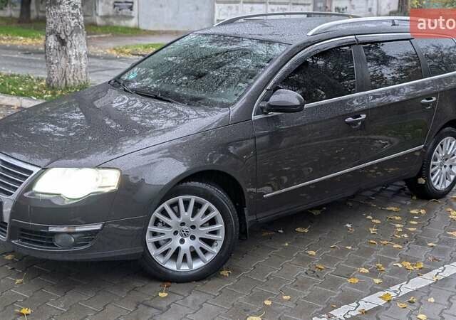 Сірий Фольксваген Пассат, об'ємом двигуна 1.97 л та пробігом 318 тис. км за 8800 $, фото 18 на Automoto.ua
