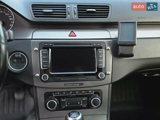 Серый Фольксваген Пассат, объемом двигателя 1.6 л и пробегом 290 тыс. км за 7500 $, фото 34 на Automoto.ua