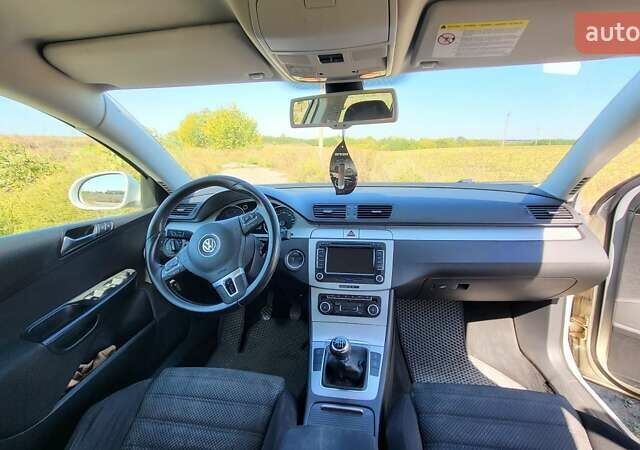 Фольксваген Пассат 2010 в Криничках на Automoto.ua Серый Фольксваген Пассат, объемом двигателя 1.97 л и пробегом 279 тыс. км за 6500 $, фото 5 на Automoto.ua