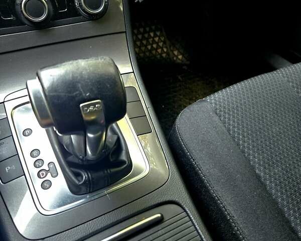 Серый Фольксваген Пассат, объемом двигателя 2 л и пробегом 254 тыс. км за 8500 $, фото 2 на Automoto.ua