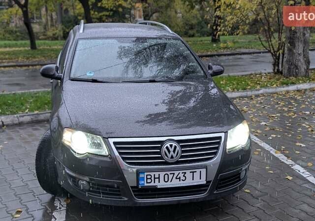 Сірий Фольксваген Пассат, об'ємом двигуна 1.97 л та пробігом 318 тис. км за 8800 $, фото 11 на Automoto.ua