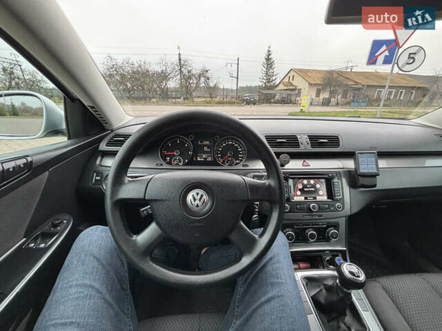 Серый Фольксваген Пассат, объемом двигателя 1.97 л и пробегом 305 тыс. км за 7000 $, фото 3 на Automoto.ua