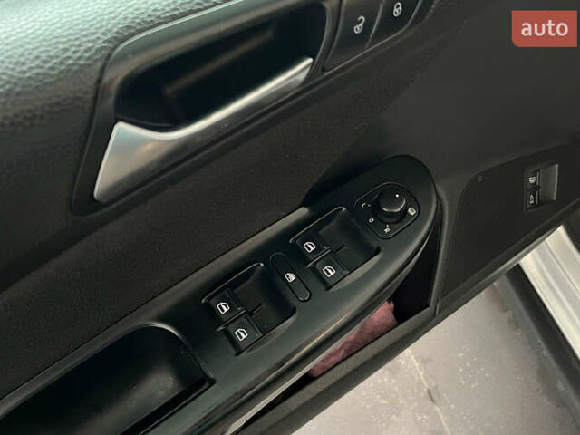 Серый Фольксваген Пассат, объемом двигателя 1.6 л и пробегом 286 тыс. км за 7000 $, фото 18 на Automoto.ua