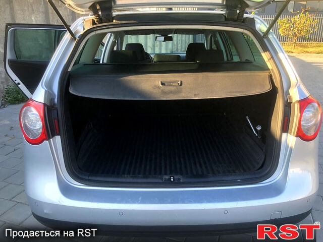 Серый Фольксваген Пассат, объемом двигателя 1.6 л и пробегом 263 тыс. км за 7300 $, фото 12 на Automoto.ua