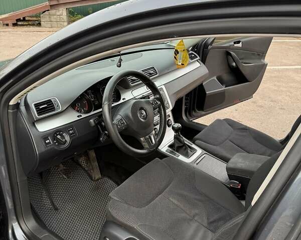 Серый Фольксваген Пассат, объемом двигателя 1.6 л и пробегом 357 тыс. км за 7300 $, фото 10 на Automoto.ua