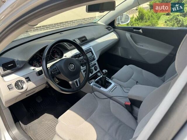 Серый Фольксваген Пассат, объемом двигателя 1.4 л и пробегом 200 тыс. км за 6500 $, фото 3 на Automoto.ua