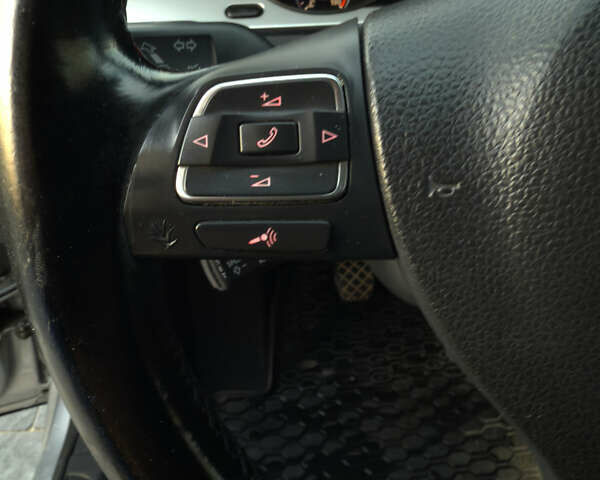 Сірий Фольксваген Пассат, об'ємом двигуна 1.6 л та пробігом 281 тис. км за 8350 $, фото 36 на Automoto.ua