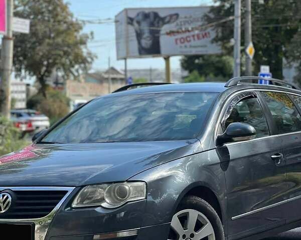Сірий Фольксваген Пассат, об'ємом двигуна 2 л та пробігом 242 тис. км за 7600 $, фото 1 на Automoto.ua