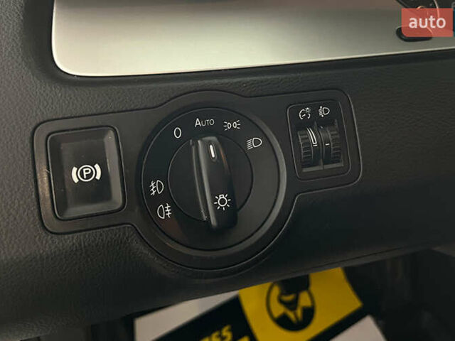 Серый Фольксваген Пассат, объемом двигателя 1.6 л и пробегом 286 тыс. км за 7000 $, фото 13 на Automoto.ua