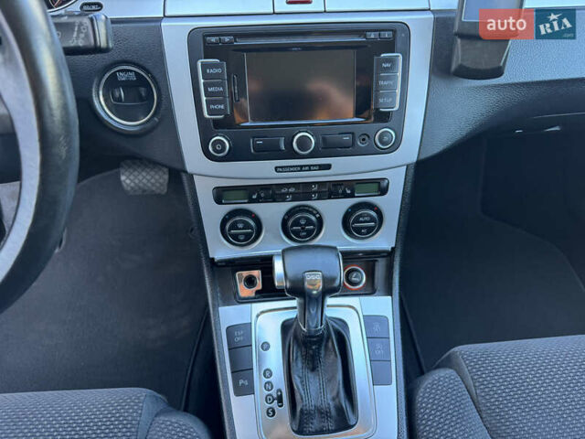 Сірий Фольксваген Пассат, об'ємом двигуна 1.4 л та пробігом 211 тис. км за 7850 $, фото 17 на Automoto.ua