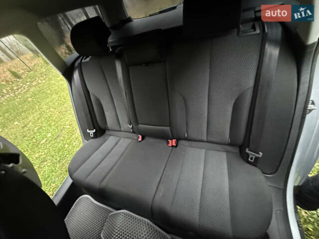 Серый Фольксваген Пассат, объемом двигателя 1.6 л и пробегом 286 тыс. км за 7250 $, фото 28 на Automoto.ua