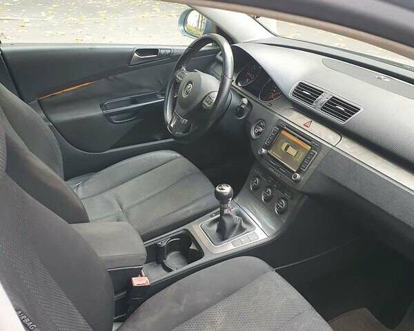 Фольксваген Пассат 2010 в Днепре (Днепропетровске) на Automoto.ua Серый Фольксваген Пассат, объемом двигателя 2 л и пробегом 197 тыс. км за 5500 $, фото 9 на Automoto.ua