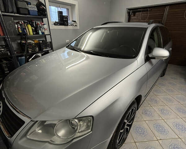 Серый Фольксваген Пассат, объемом двигателя 1.97 л и пробегом 305 тыс. км за 7000 $, фото 4 на Automoto.ua