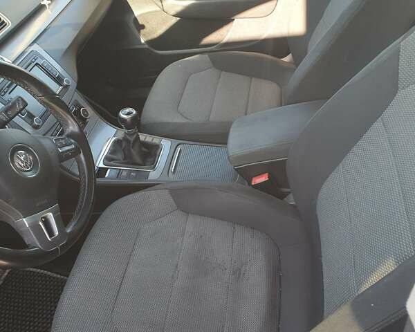 Серый Фольксваген Пассат, объемом двигателя 2 л и пробегом 303 тыс. км за 8500 $, фото 13 на Automoto.ua