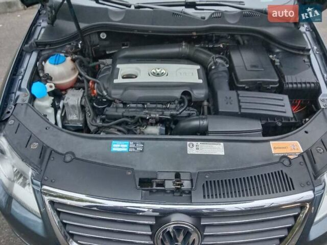 Серый Фольксваген Пассат, объемом двигателя 1.8 л и пробегом 210 тыс. км за 7850 $, фото 60 на Automoto.ua