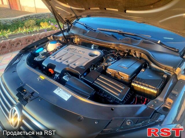 Сірий Фольксваген Пассат, об'ємом двигуна 2 л та пробігом 271 тис. км за 9500 $, фото 6 на Automoto.ua