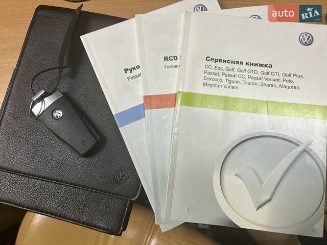 Серый Фольксваген Пассат, объемом двигателя 1.8 л и пробегом 250 тыс. км за 7500 $, фото 7 на Automoto.ua