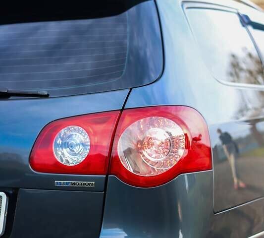 Серый Фольксваген Пассат, объемом двигателя 1.6 л и пробегом 214 тыс. км за 8200 $, фото 10 на Automoto.ua