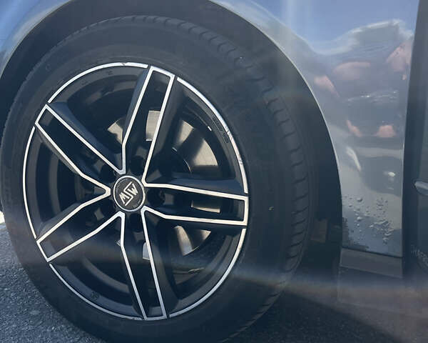 Серый Фольксваген Пассат, объемом двигателя 2 л и пробегом 302 тыс. км за 7300 $, фото 28 на Automoto.ua