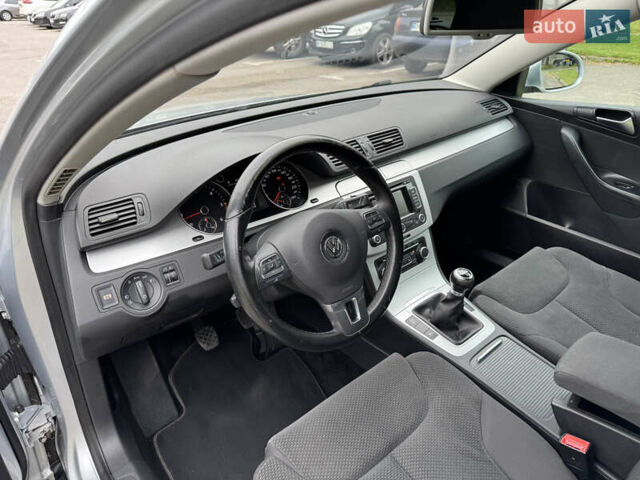 Серый Фольксваген Пассат, объемом двигателя 2 л и пробегом 236 тыс. км за 8800 $, фото 11 на Automoto.ua