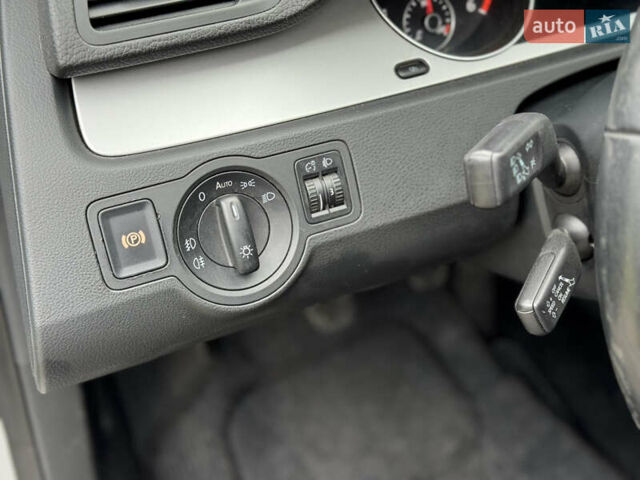 Серый Фольксваген Пассат, объемом двигателя 2 л и пробегом 236 тыс. км за 8800 $, фото 10 на Automoto.ua