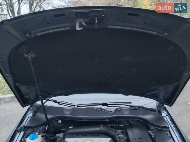 Серый Фольксваген Пассат, объемом двигателя 1.8 л и пробегом 210 тыс. км за 7850 $, фото 52 на Automoto.ua