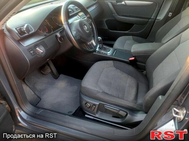 Сірий Фольксваген Пассат, об'ємом двигуна 2 л та пробігом 271 тис. км за 9500 $, фото 4 на Automoto.ua