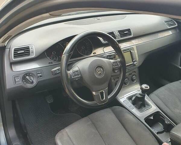 Фольксваген Пассат 2010 в Днепре (Днепропетровске) на Automoto.ua Серый Фольксваген Пассат, объемом двигателя 2 л и пробегом 197 тыс. км за 5500 $, фото 7 на Automoto.ua