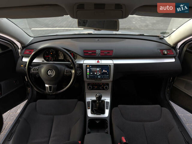 Сірий Фольксваген Пассат, об'ємом двигуна 1.6 л та пробігом 281 тис. км за 8350 $, фото 17 на Automoto.ua