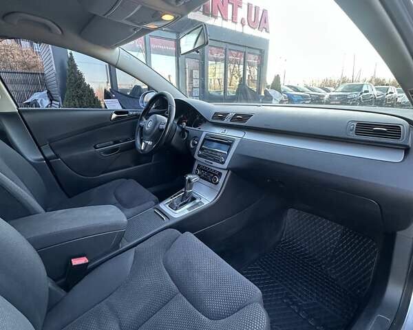 Серый Фольксваген Пассат, объемом двигателя 1.8 л и пробегом 216 тыс. км за 7400 $, фото 18 на Automoto.ua