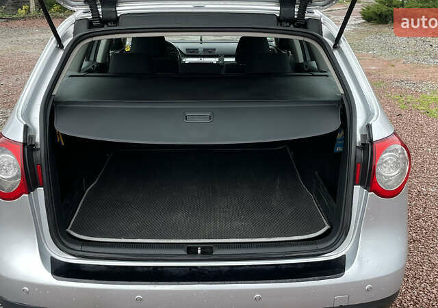 Серый Фольксваген Пассат, объемом двигателя 1.6 л и пробегом 245 тыс. км за 6500 $, фото 41 на Automoto.ua