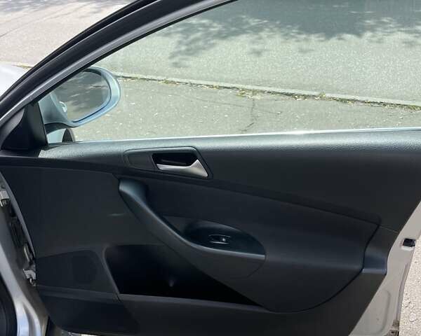 Серый Фольксваген Пассат, объемом двигателя 1.8 л и пробегом 370 тыс. км за 6299 $, фото 14 на Automoto.ua