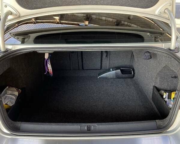 Сірий Фольксваген Пассат, об'ємом двигуна 2 л та пробігом 235 тис. км за 6200 $, фото 13 на Automoto.ua