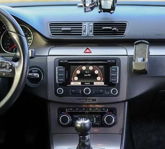 Серый Фольксваген Пассат, объемом двигателя 1.6 л и пробегом 214 тыс. км за 8200 $, фото 14 на Automoto.ua