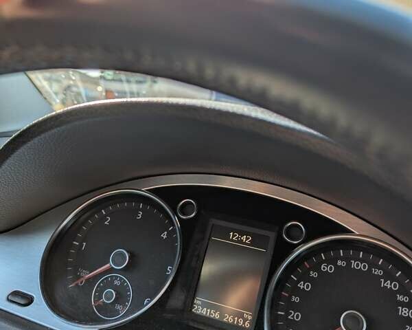 Серый Фольксваген Пассат, объемом двигателя 1.97 л и пробегом 235 тыс. км за 7500 $, фото 13 на Automoto.ua
