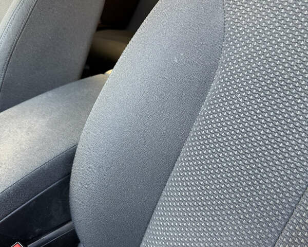 Серый Фольксваген Пассат, объемом двигателя 1.4 л и пробегом 239 тыс. км за 5450 $, фото 7 на Automoto.ua