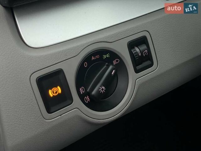 Сірий Фольксваген Пассат, об'ємом двигуна 1.4 л та пробігом 202 тис. км за 6800 $, фото 10 на Automoto.ua