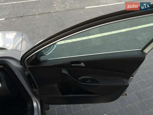 Сірий Фольксваген Пассат, об'ємом двигуна 1.6 л та пробігом 281 тис. км за 8350 $, фото 22 на Automoto.ua