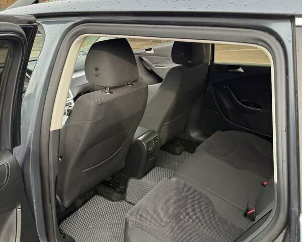 Серый Фольксваген Пассат, объемом двигателя 1.6 л и пробегом 357 тыс. км за 7300 $, фото 11 на Automoto.ua