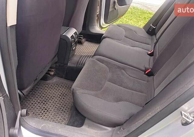 Серый Фольксваген Пассат, объемом двигателя 1.6 л и пробегом 248 тыс. км за 5900 $, фото 12 на Automoto.ua