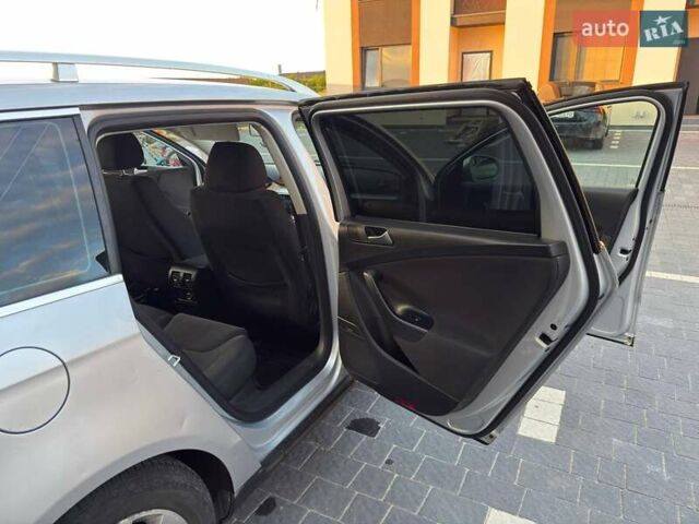 Сірий Фольксваген Пассат, об'ємом двигуна 1.6 л та пробігом 281 тис. км за 8350 $, фото 12 на Automoto.ua