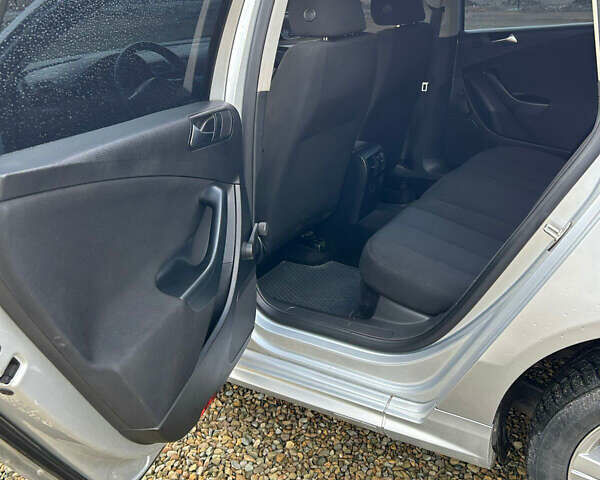 Серый Фольксваген Пассат, объемом двигателя 1.97 л и пробегом 280 тыс. км за 5950 $, фото 6 на Automoto.ua