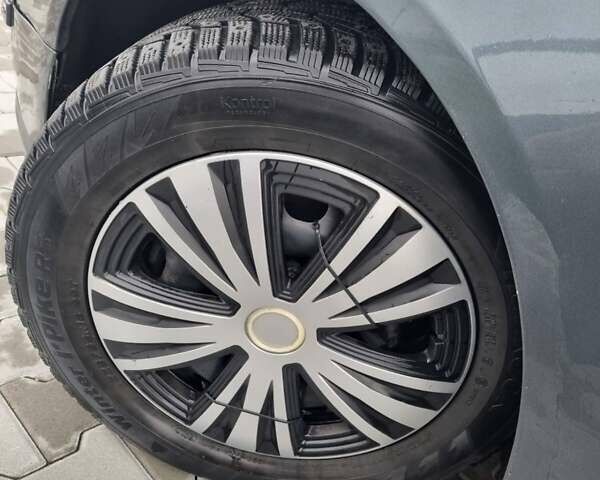 Серый Фольксваген Пассат, объемом двигателя 1.97 л и пробегом 277 тыс. км за 6800 $, фото 9 на Automoto.ua