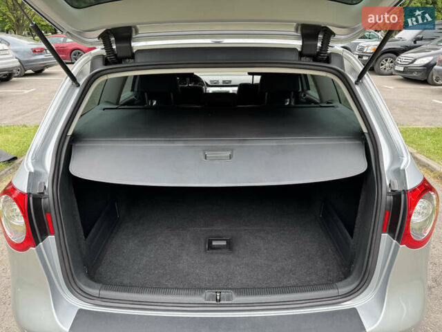 Серый Фольксваген Пассат, объемом двигателя 2 л и пробегом 236 тыс. км за 8800 $, фото 15 на Automoto.ua