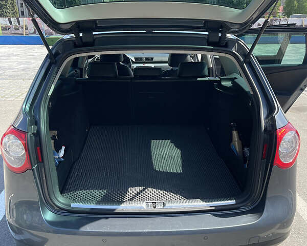 Серый Фольксваген Пассат, объемом двигателя 2 л и пробегом 302 тыс. км за 7300 $, фото 18 на Automoto.ua