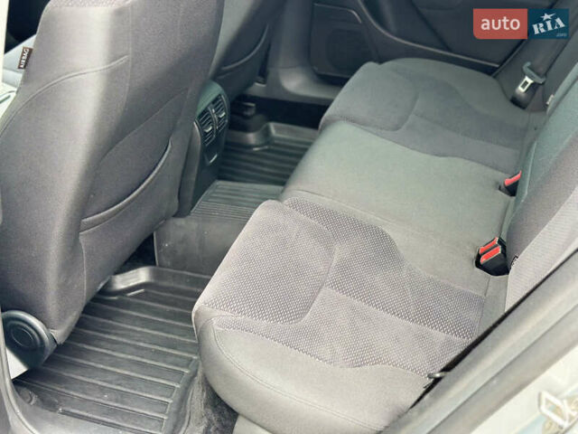 Серый Фольксваген Пассат, объемом двигателя 1.6 л и пробегом 290 тыс. км за 7500 $, фото 20 на Automoto.ua