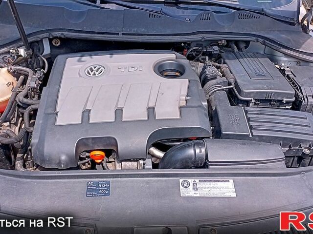 Серый Фольксваген Пассат, объемом двигателя 1.6 л и пробегом 283 тыс. км за 5700 $, фото 1 на Automoto.ua