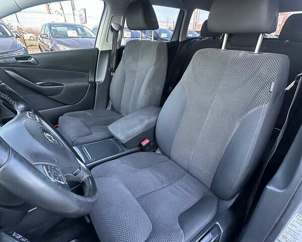 Серый Фольксваген Пассат, объемом двигателя 1.8 л и пробегом 216 тыс. км за 7400 $, фото 15 на Automoto.ua